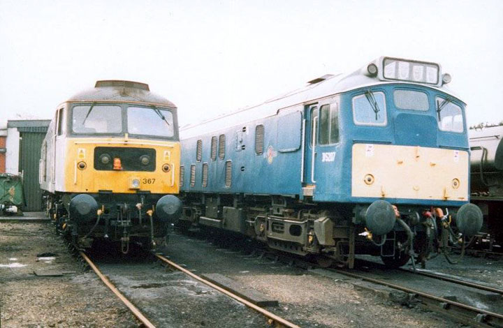 47367 stands along side resident Rat D5207 outside Weybourne shed 12/03, Photo by Bob Tyler