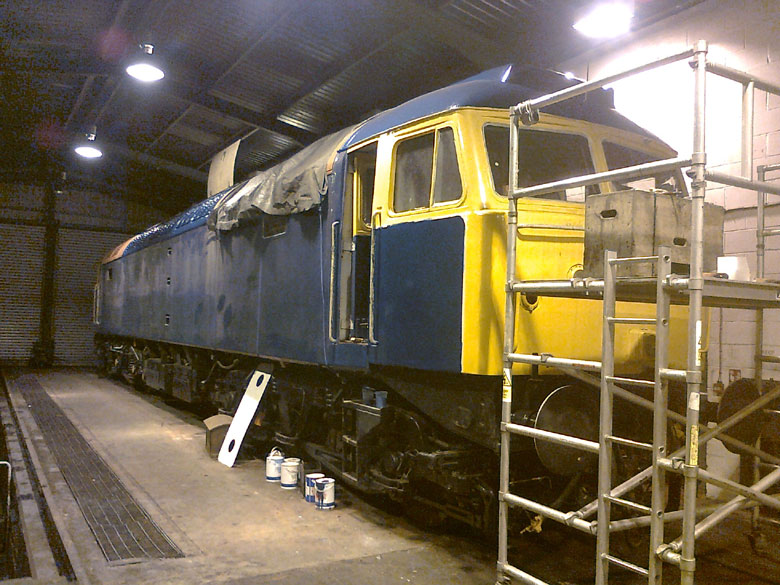 middle section and No.1 cab roof in first coad of BR Blue, Photo by Andre Kent