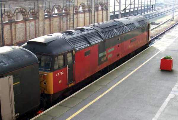 47732 at Holyhead on 30/03/04, Photo by Dave Bramley